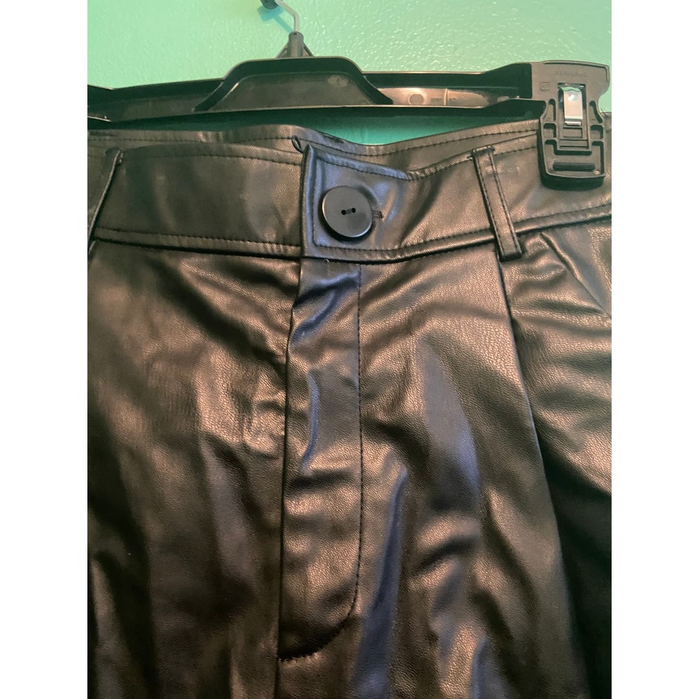 ZARA XS Pleather Capris - Picture 2 of 8
